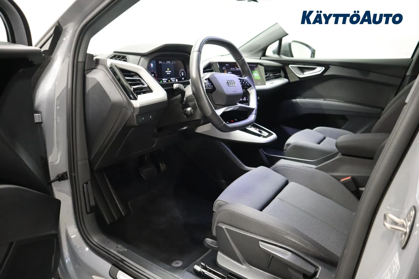 AUDI Q4 e-tron JMY-122 carousel image