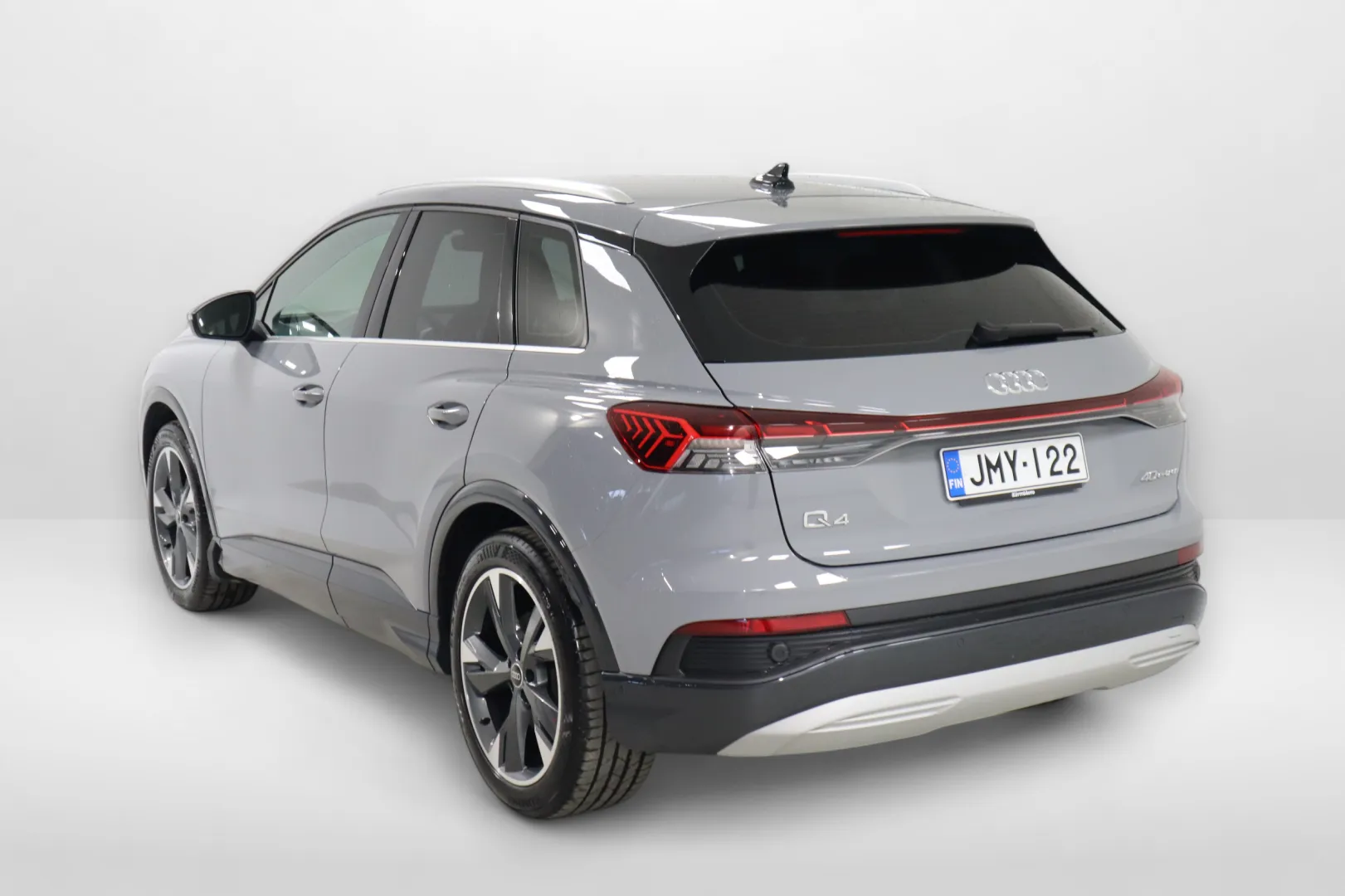 AUDI Q4 e-tron JMY-122 carousel image