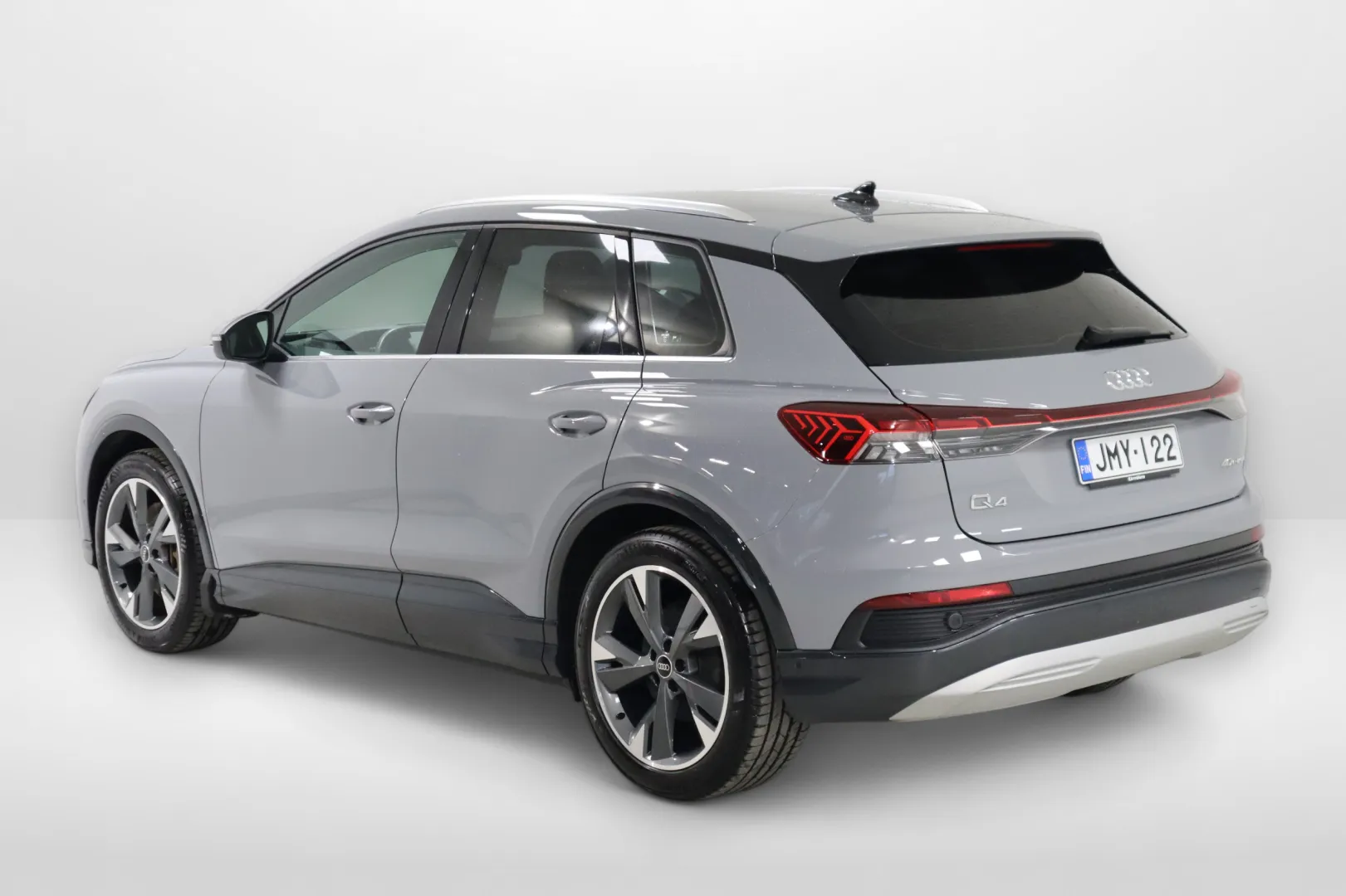 AUDI Q4 e-tron JMY-122 carousel image