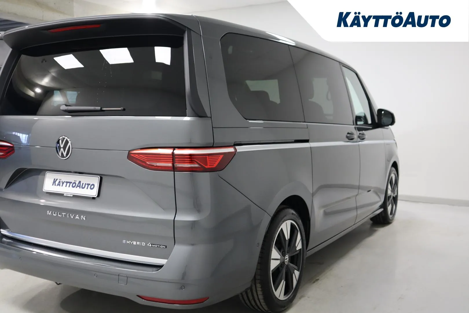 Volkswagen Multivan ZPS-849 carousel image
