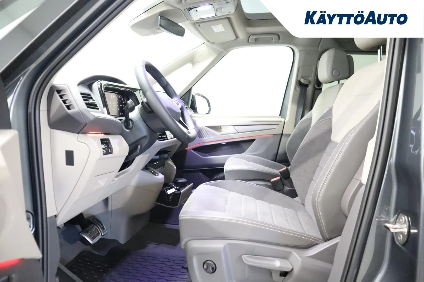 Volkswagen Multivan ZPS-849 carousel image