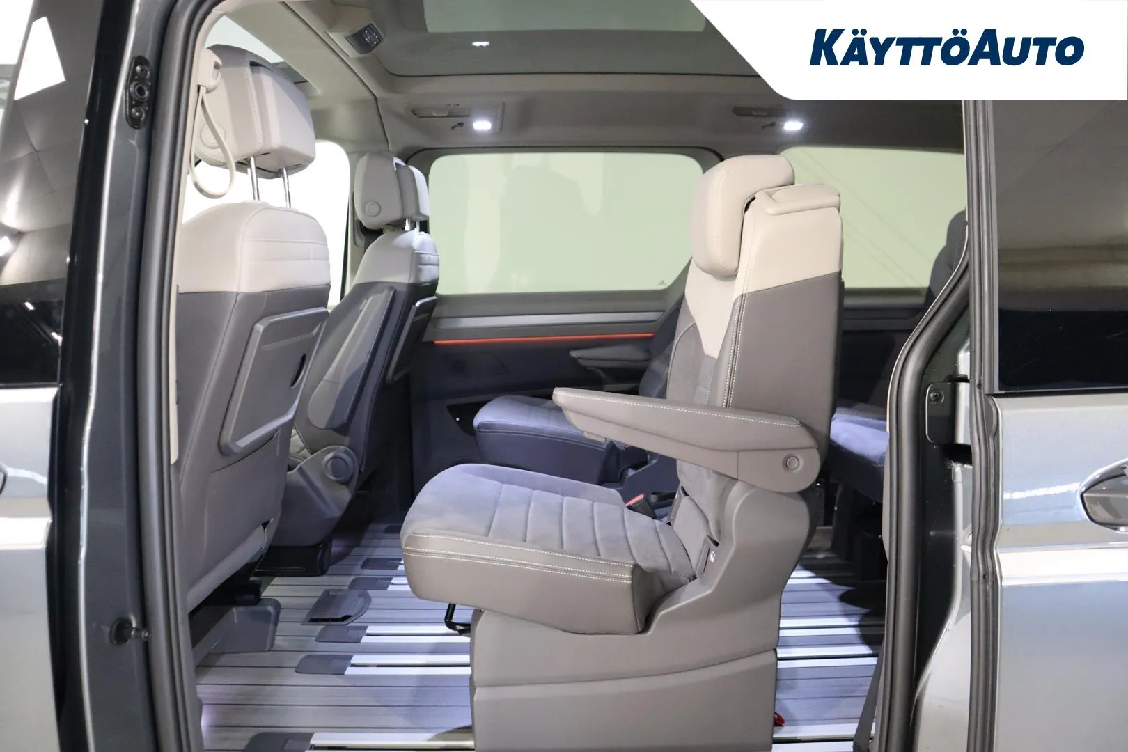 Volkswagen Multivan ZPS-849 carousel image