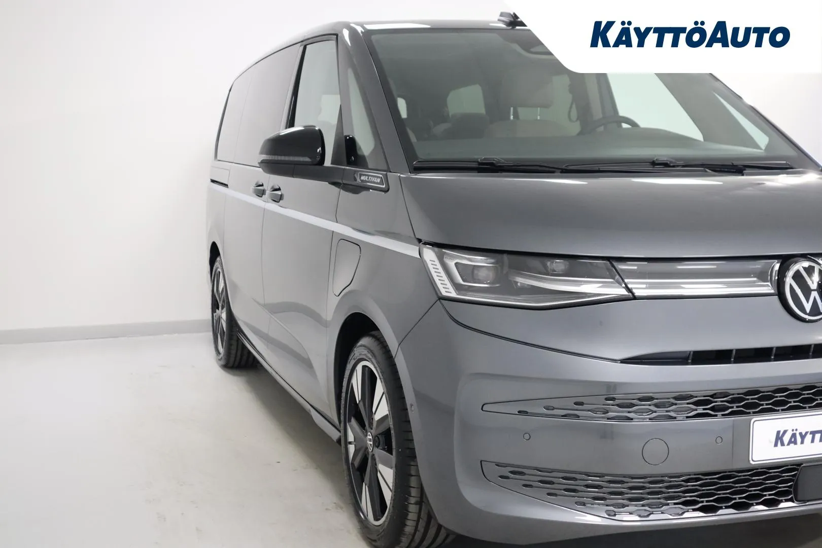 Volkswagen Multivan ZPS-849 carousel image