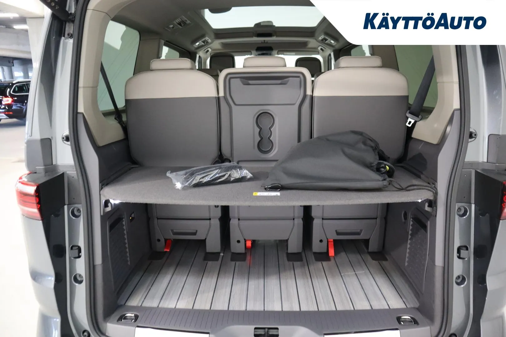 Volkswagen Multivan ZPS-849 carousel image
