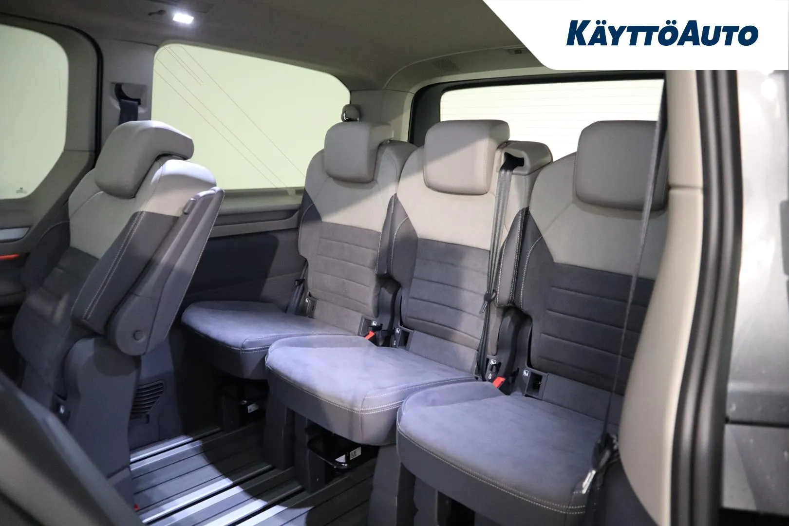 Volkswagen Multivan ZPS-849 carousel image