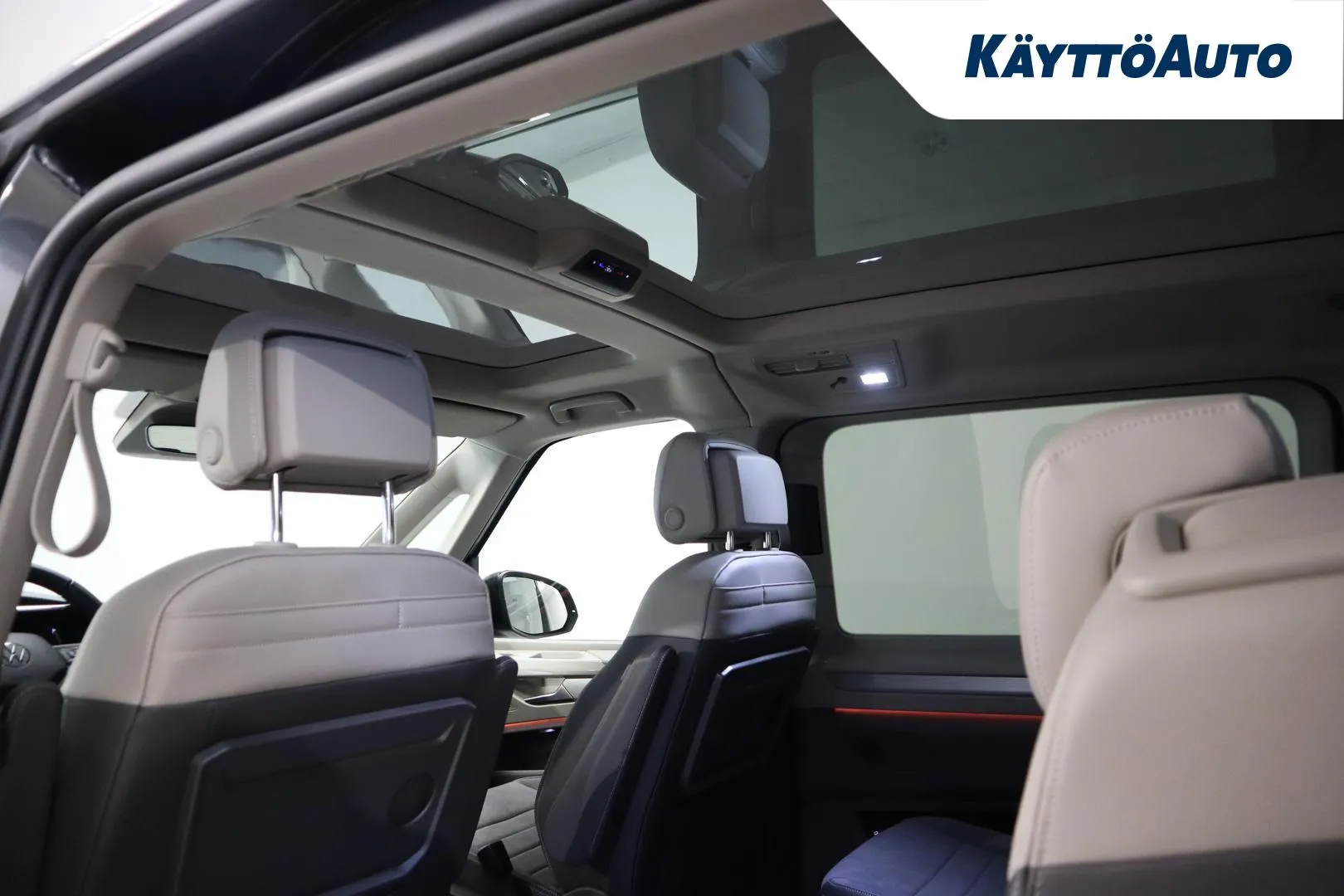 Volkswagen Multivan ZPS-849 carousel image