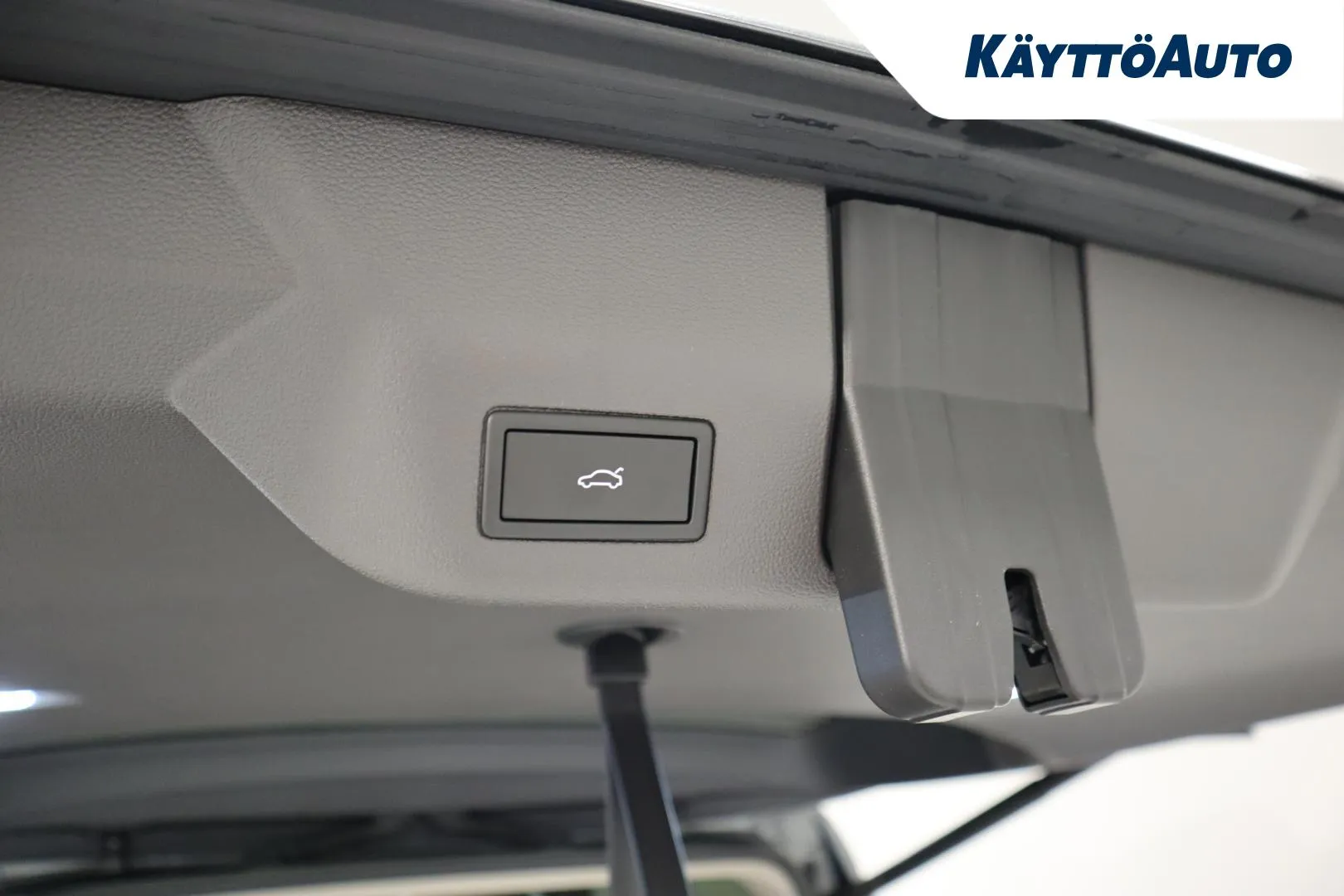 Volkswagen Multivan ZPS-849 carousel image