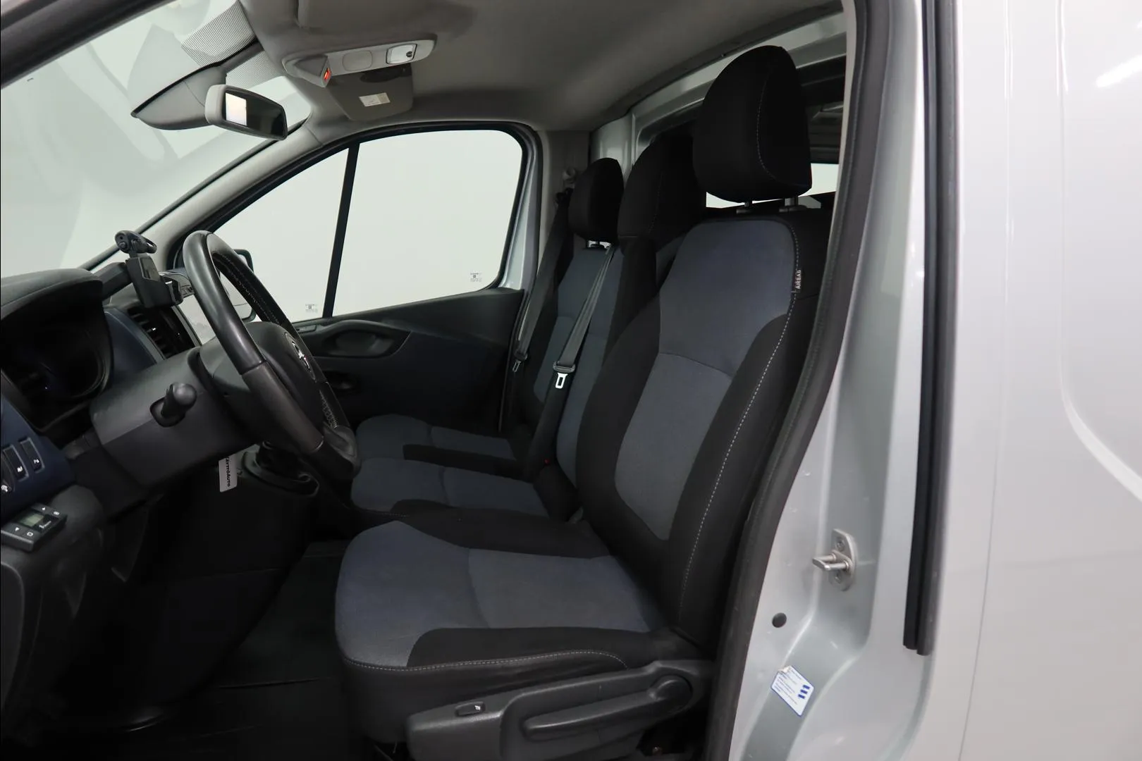 OPEL Vivaro BTL-220 carousel image