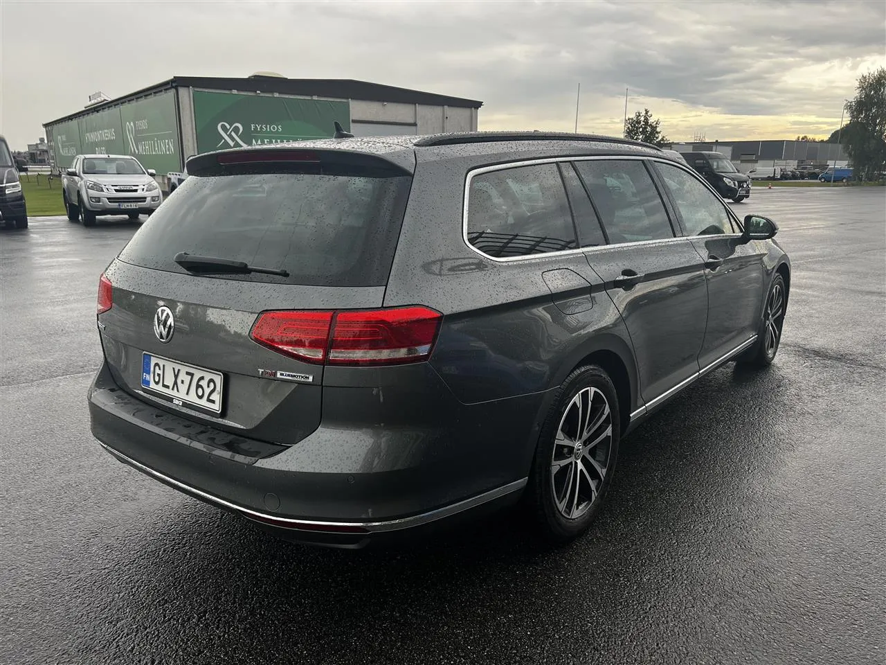 VOLKSWAGEN Passat GLX-762 carousel image