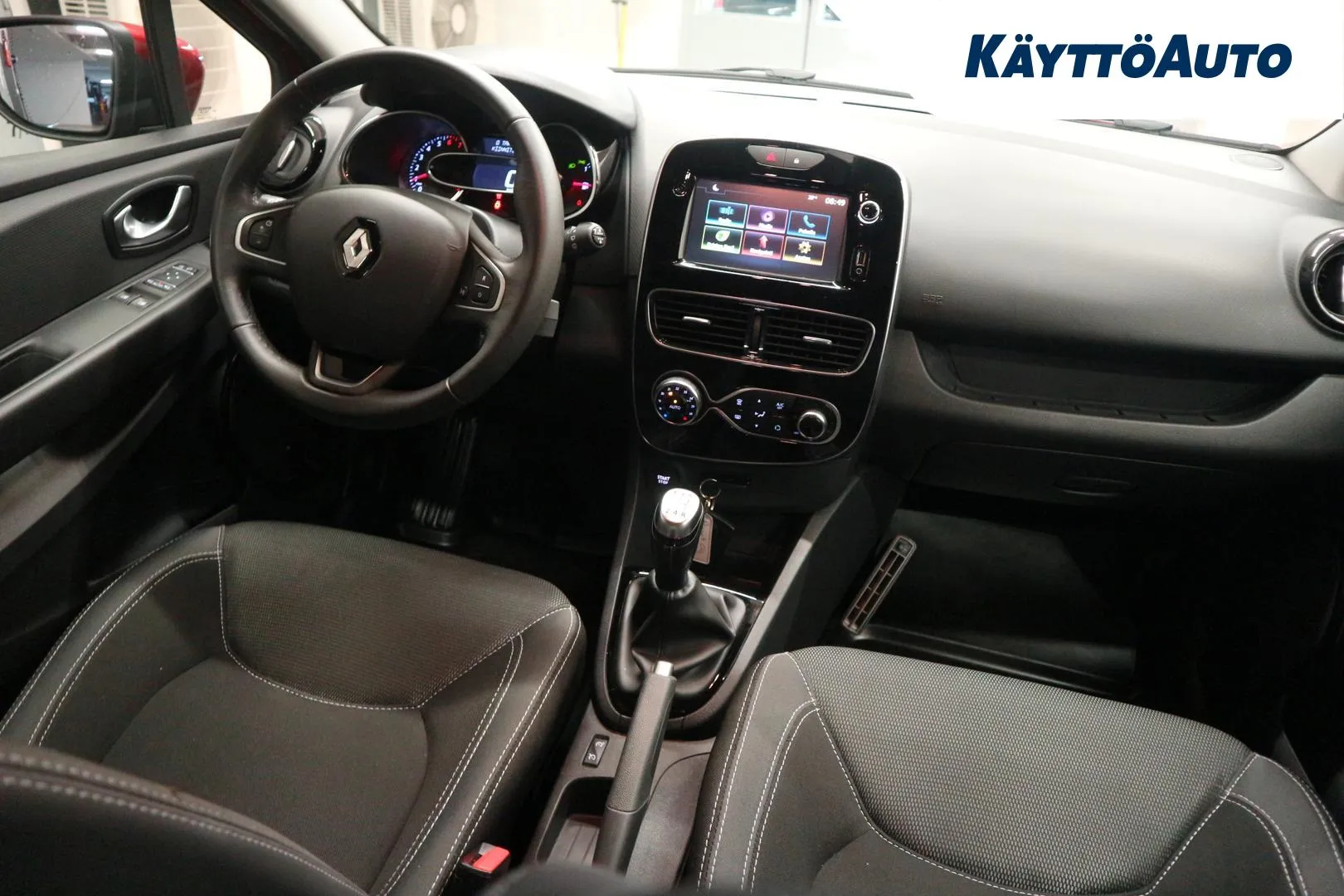 RENAULT Clio YJK-337 carousel image
