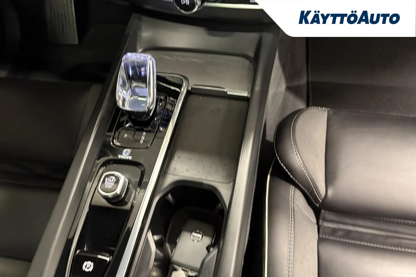 VOLVO XC60 GPK-265 carousel image