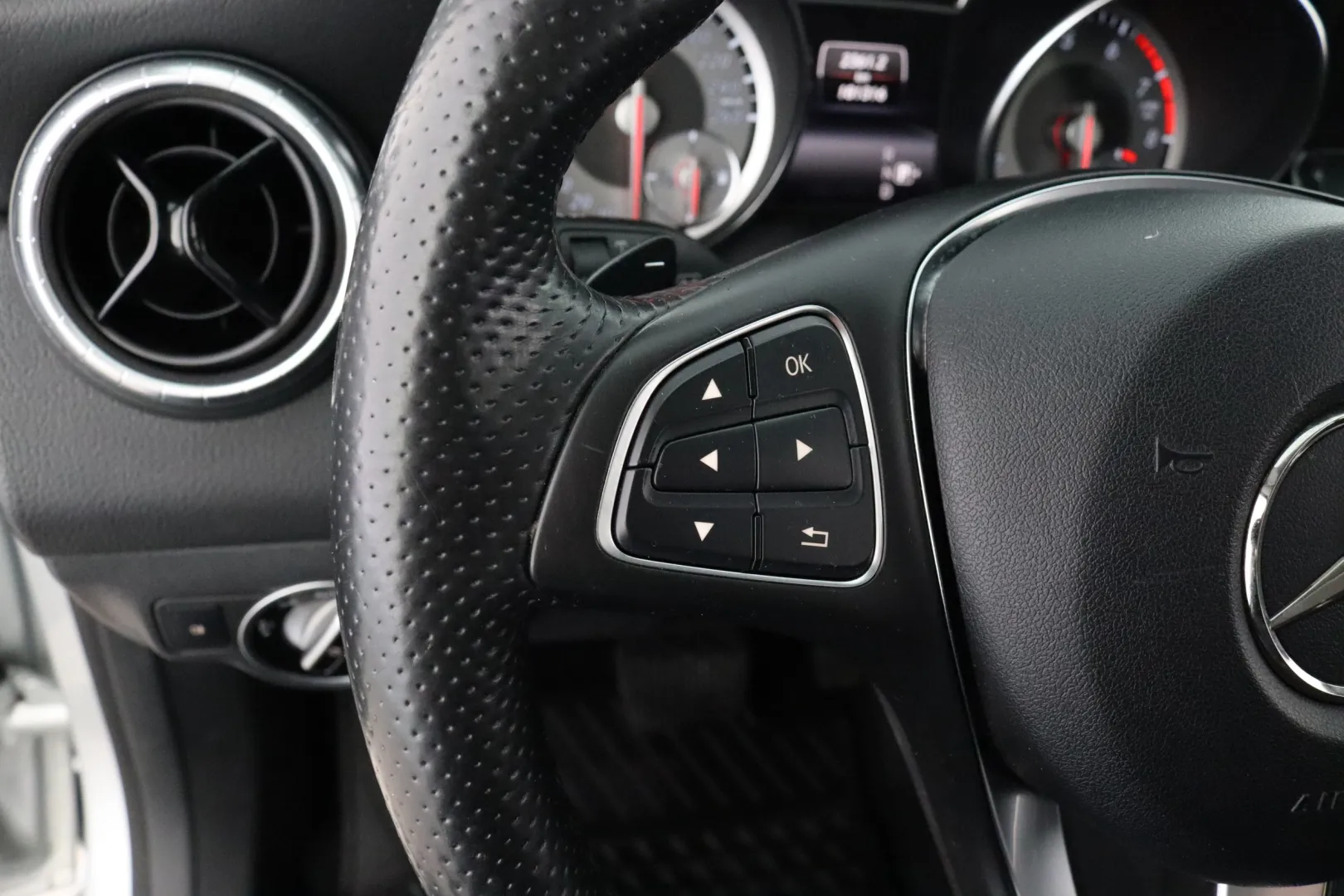 MERCEDES-BENZ CLA SNM-713 carousel image