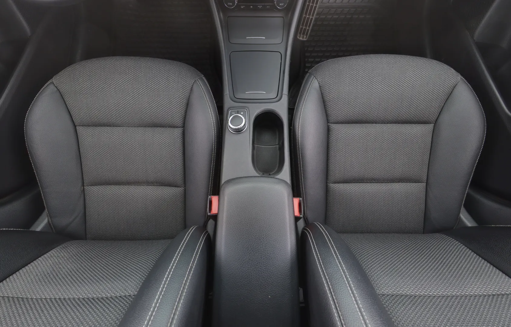 MERCEDES-BENZ CLA SNM-713 carousel image