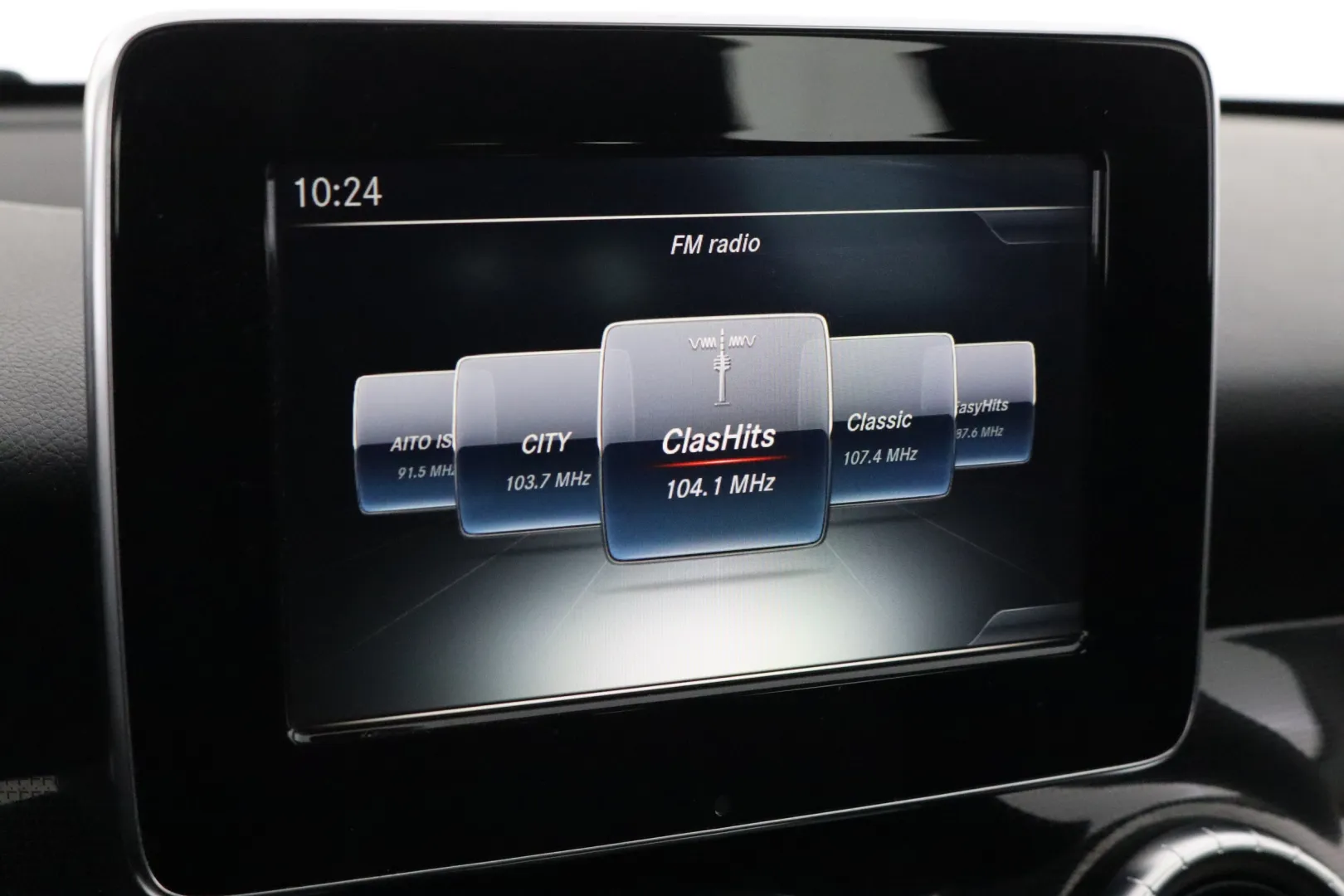 MERCEDES-BENZ CLA SNM-713 carousel image