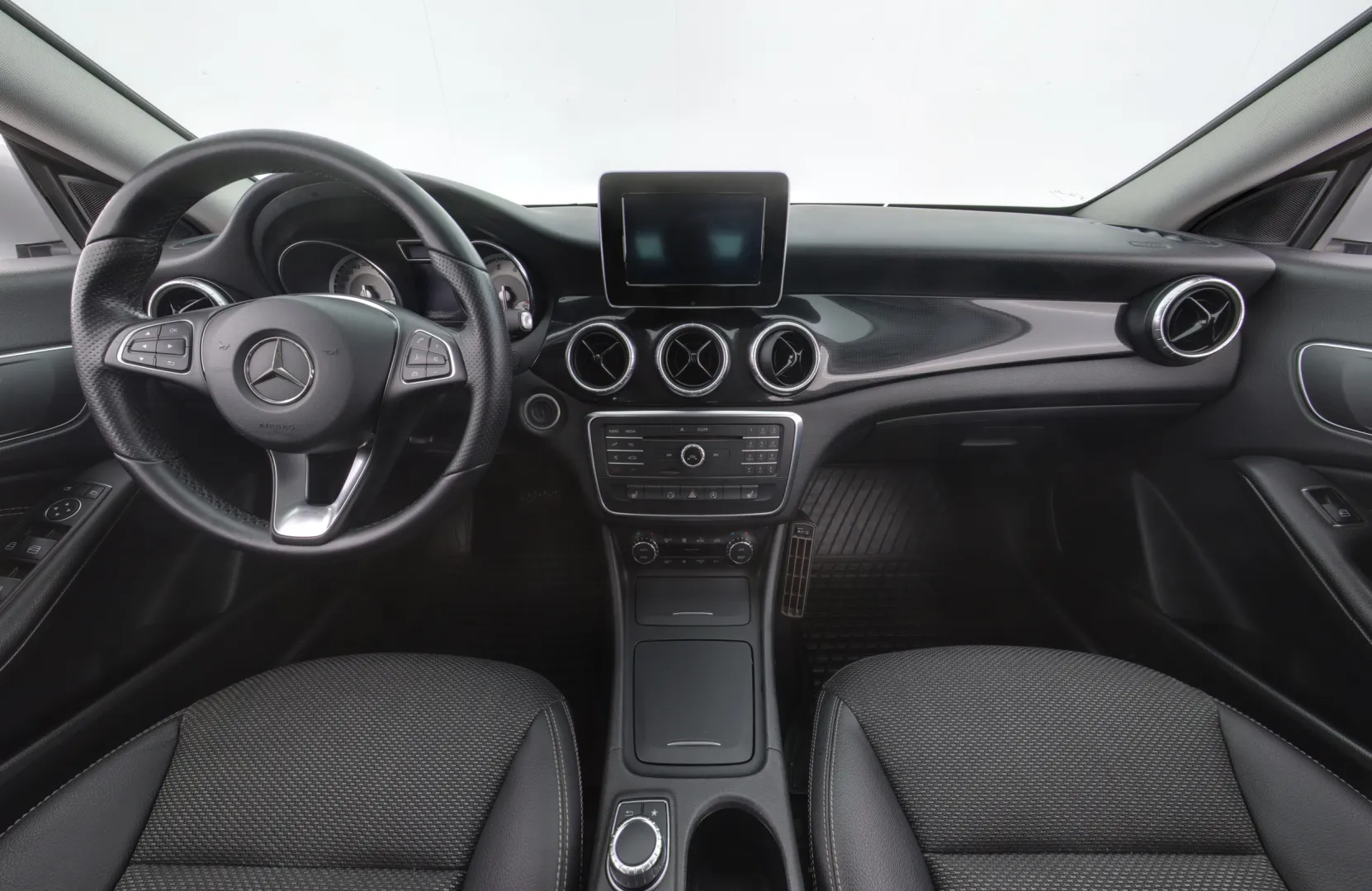 MERCEDES-BENZ CLA SNM-713 carousel image