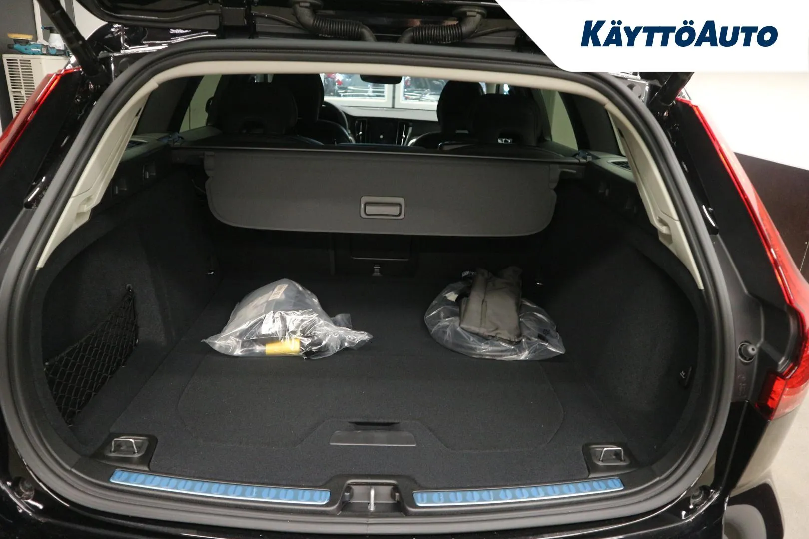 Volvo V60 EVK-789 carousel image