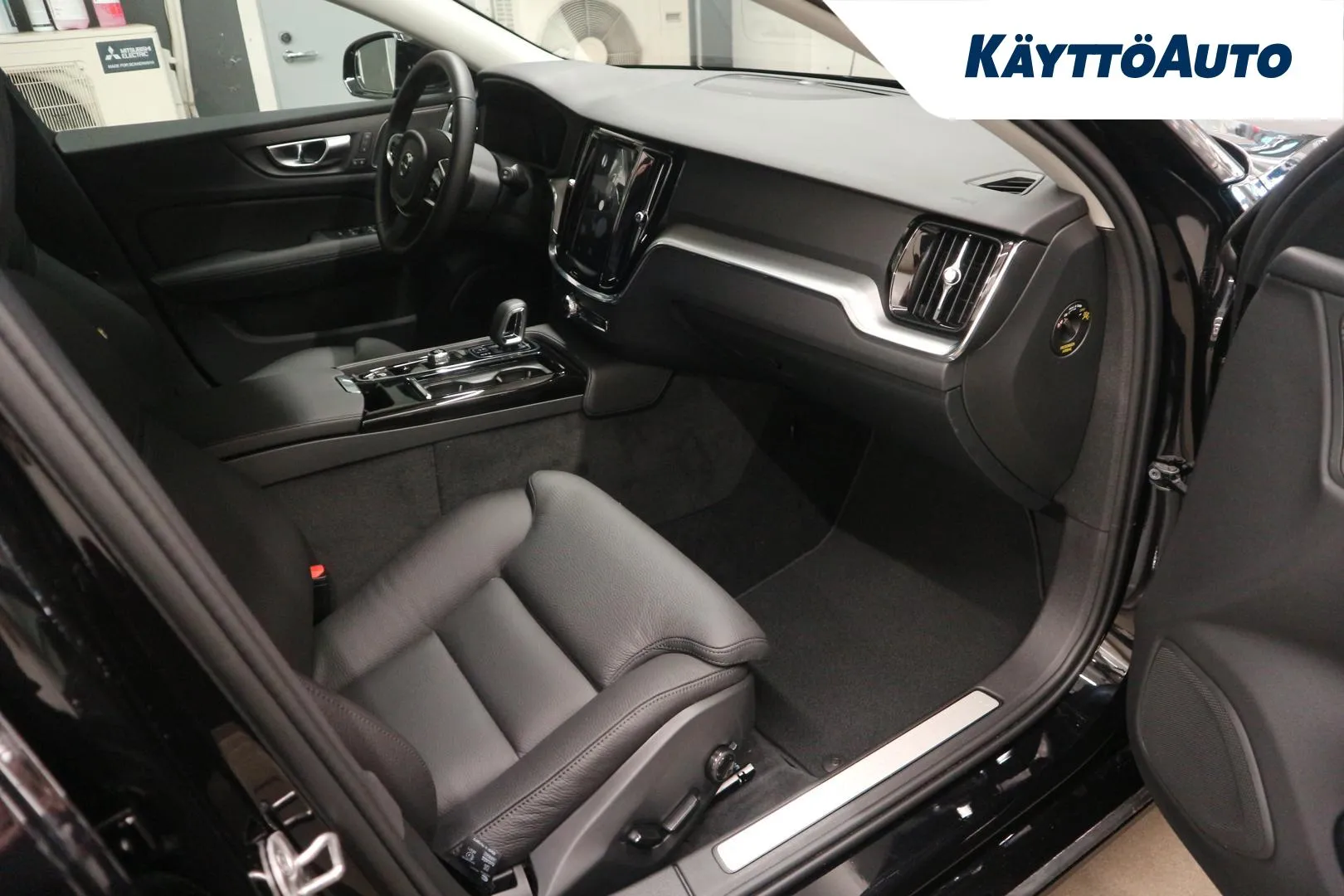 Volvo V60 EVK-789 carousel image