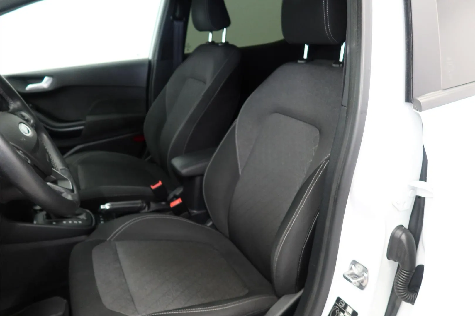 FORD Fiesta COL-471 carousel image