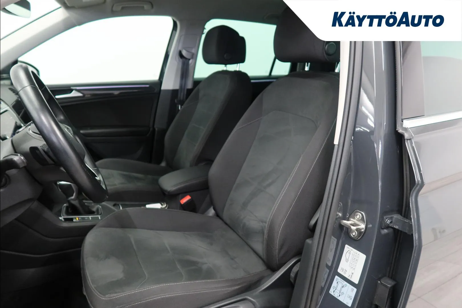 Volkswagen Tiguan CPM-915 carousel image