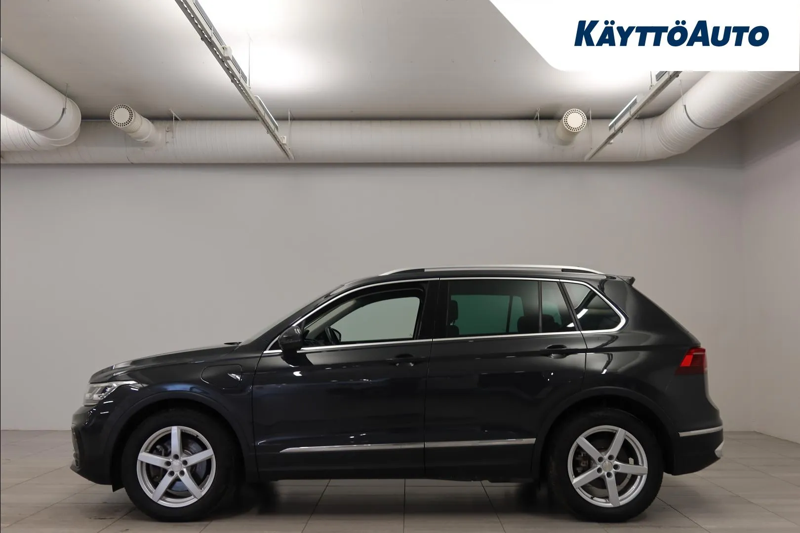 Volkswagen Tiguan CPM-915 carousel image