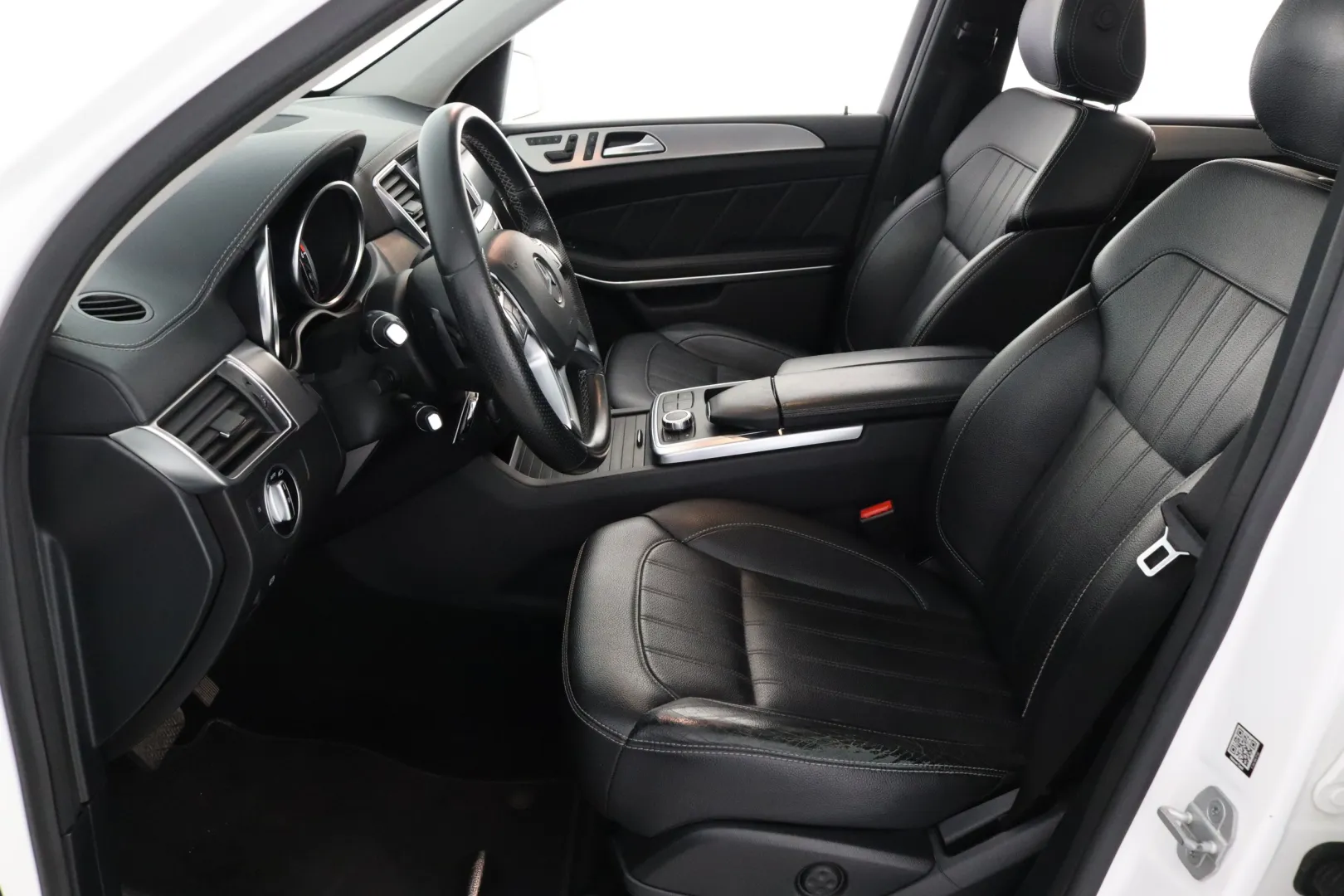 MERCEDES-BENZ GL MYT-963 carousel image