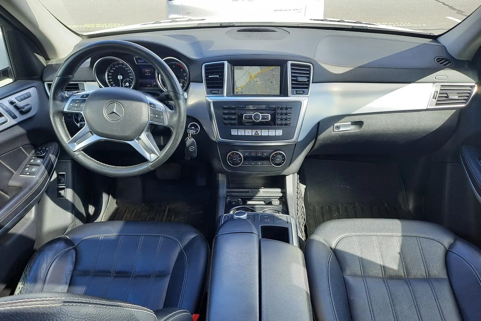 MERCEDES-BENZ GL MYT-963 carousel image