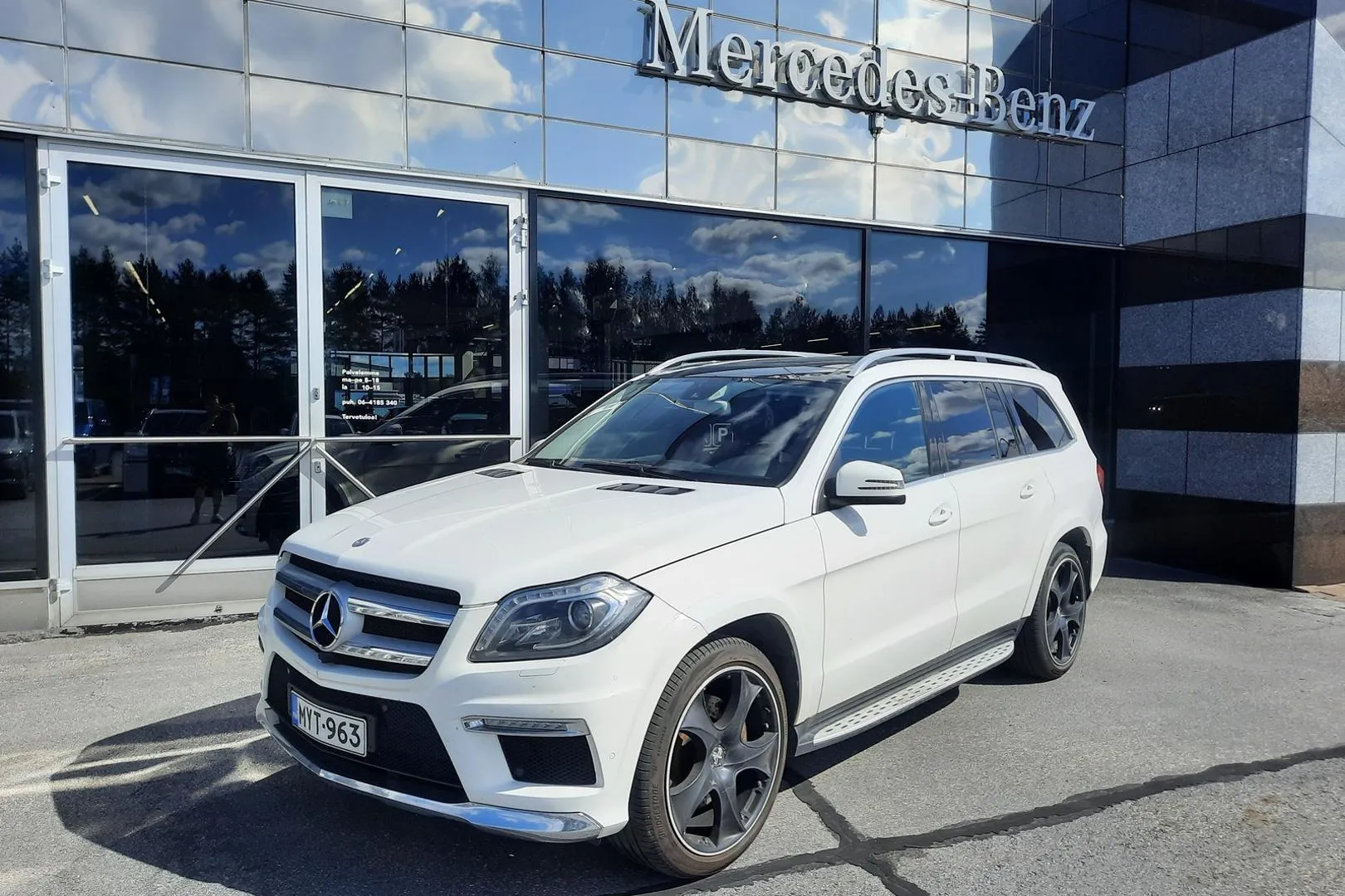 MERCEDES-BENZ GL MYT-963 carousel image