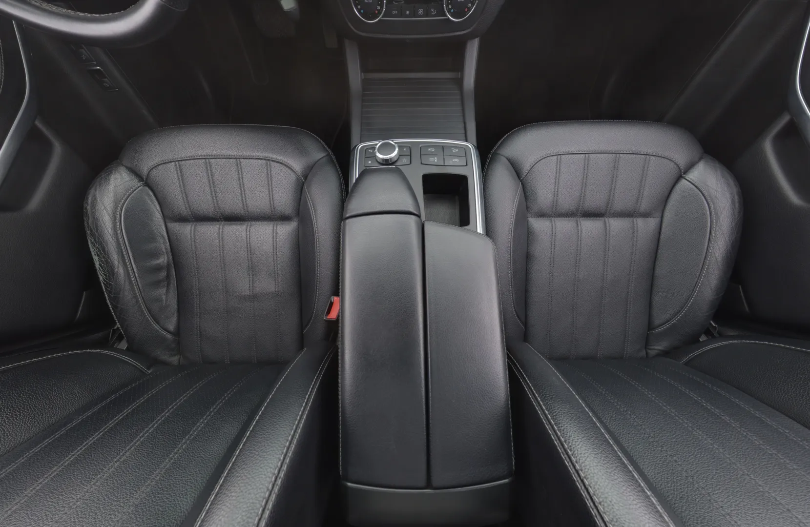 MERCEDES-BENZ GL MYT-963 carousel image