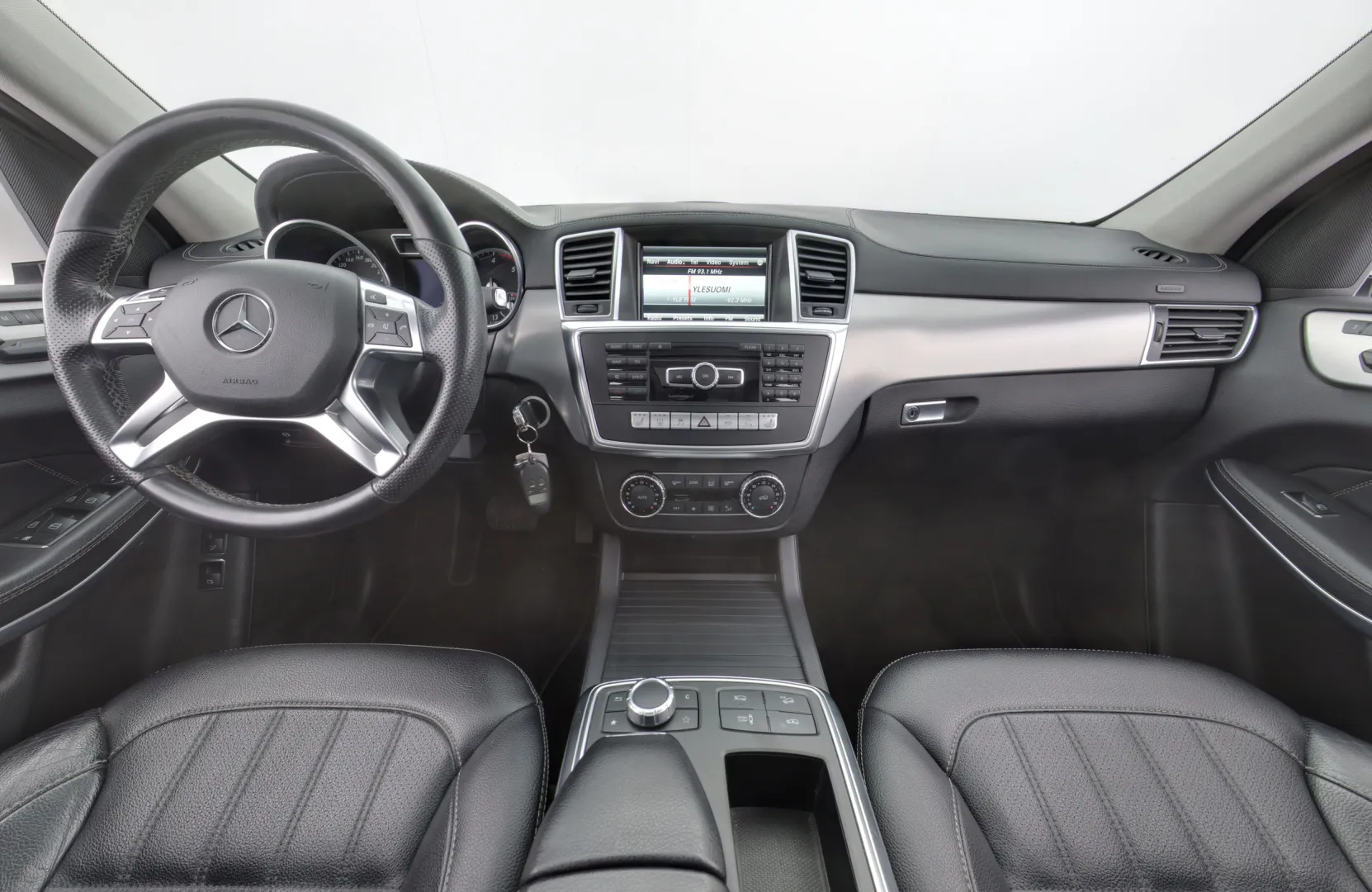 MERCEDES-BENZ GL MYT-963 carousel image