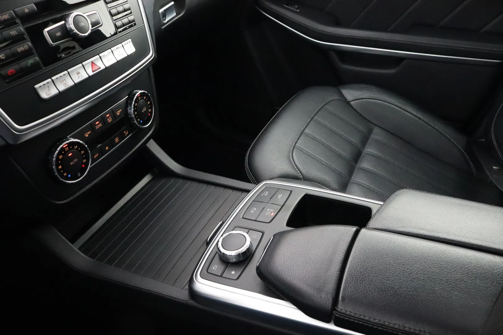 MERCEDES-BENZ GL MYT-963 carousel image