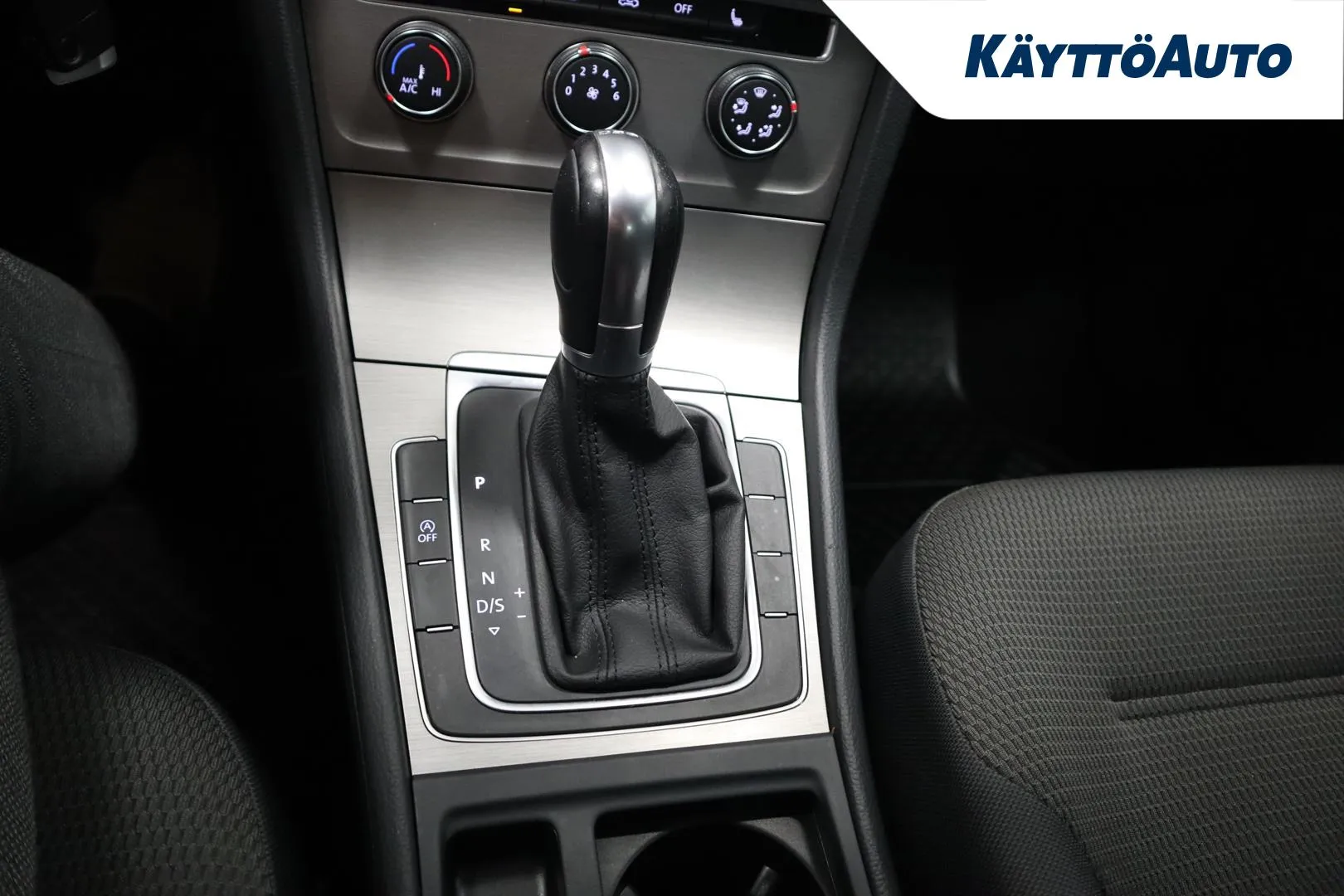 VOLKSWAGEN Golf XNM-276 carousel image