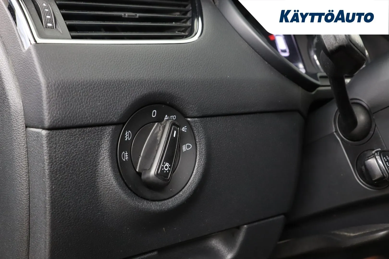 SKODA Octavia LNB-118 carousel image