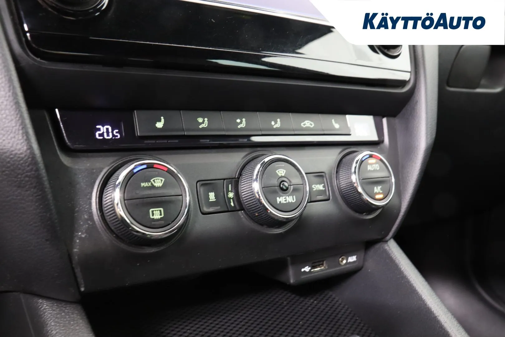 SKODA Octavia LNB-118 carousel image