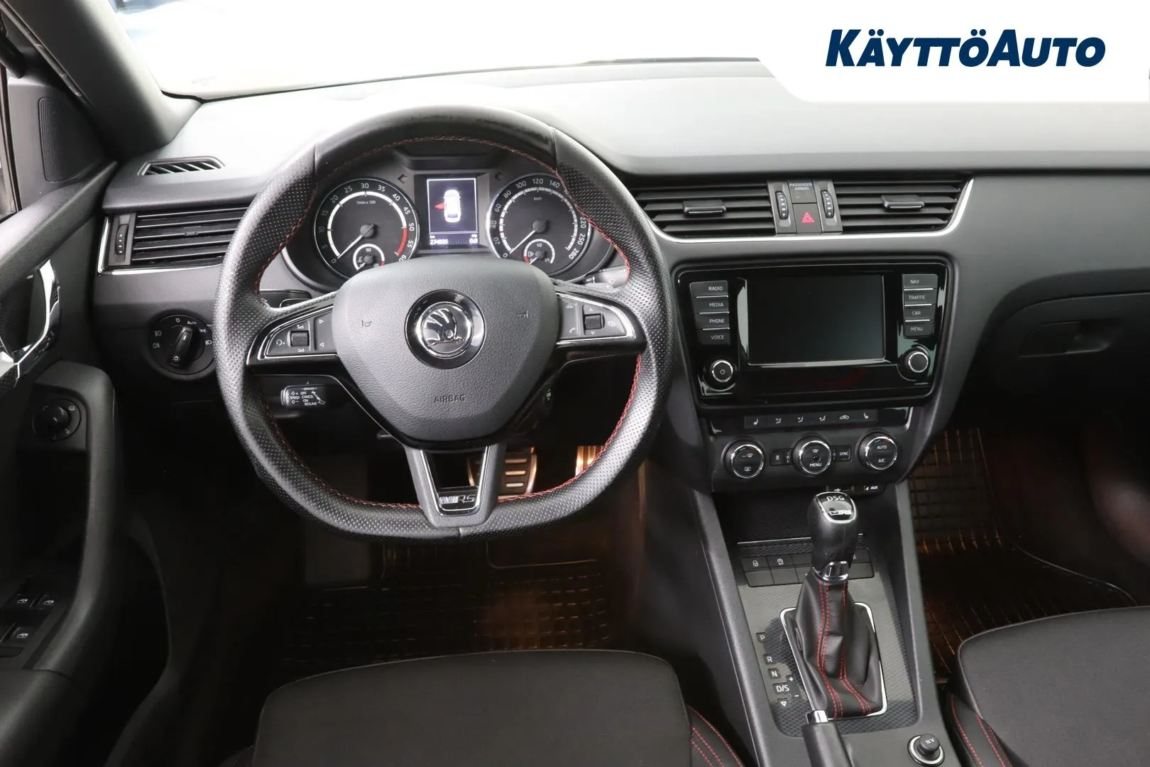 SKODA Octavia LNB-118 carousel image