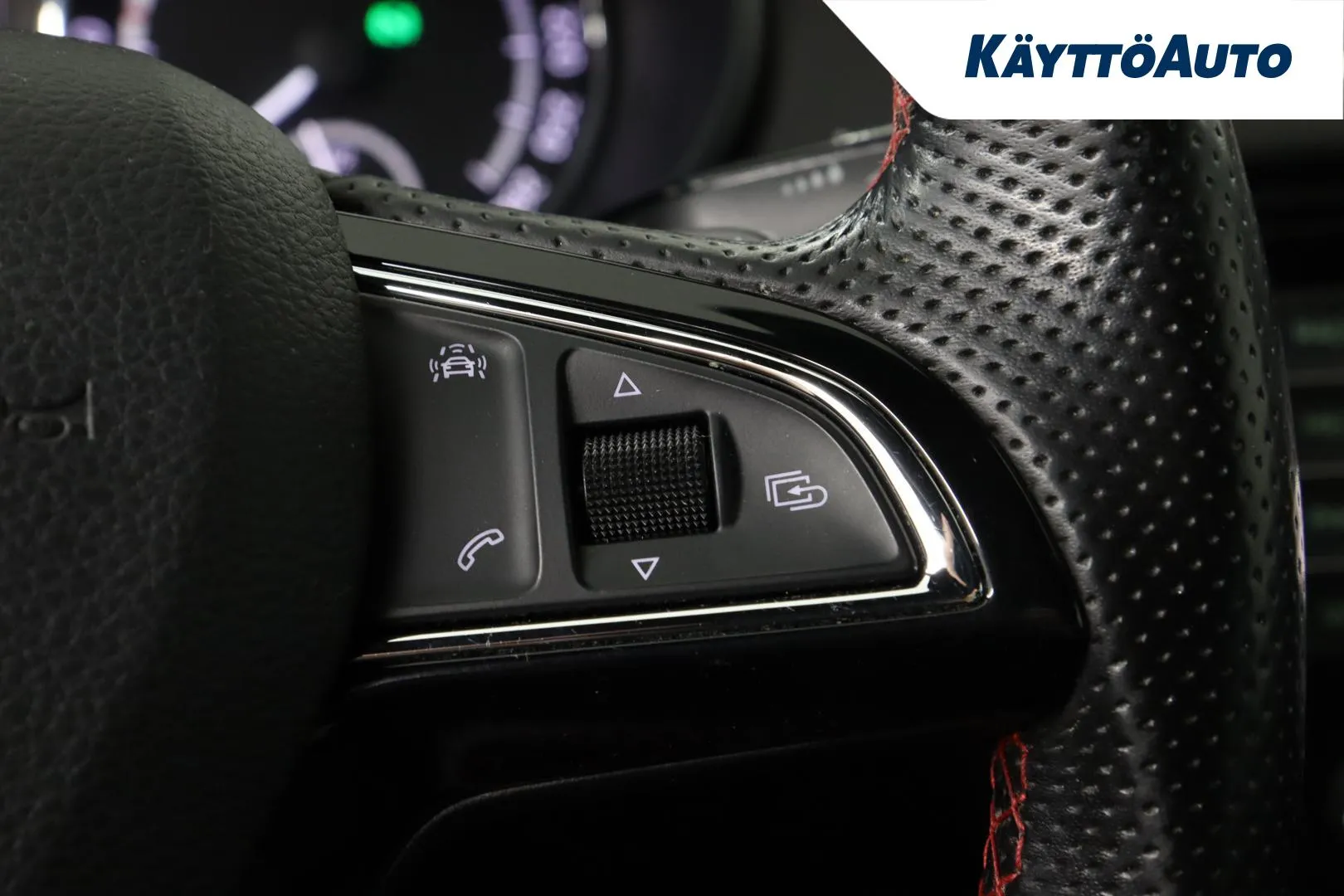 SKODA Octavia LNB-118 carousel image