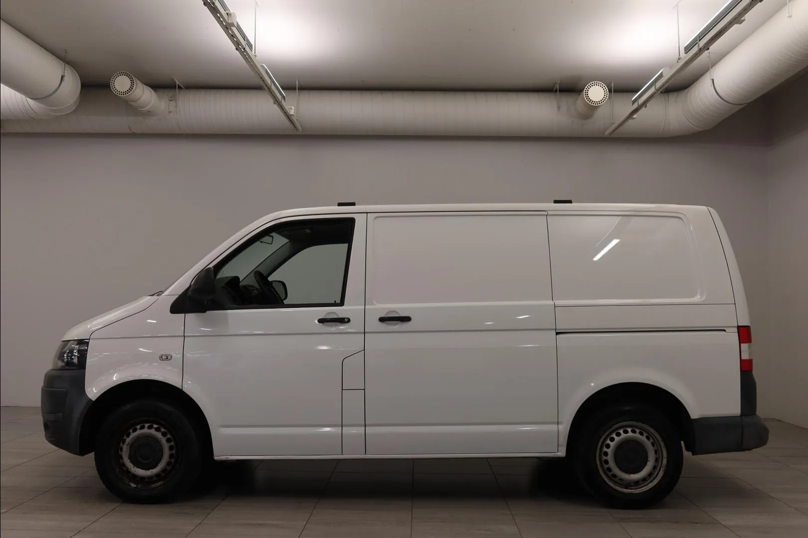 VOLKSWAGEN Transporter FJX-625 carousel image