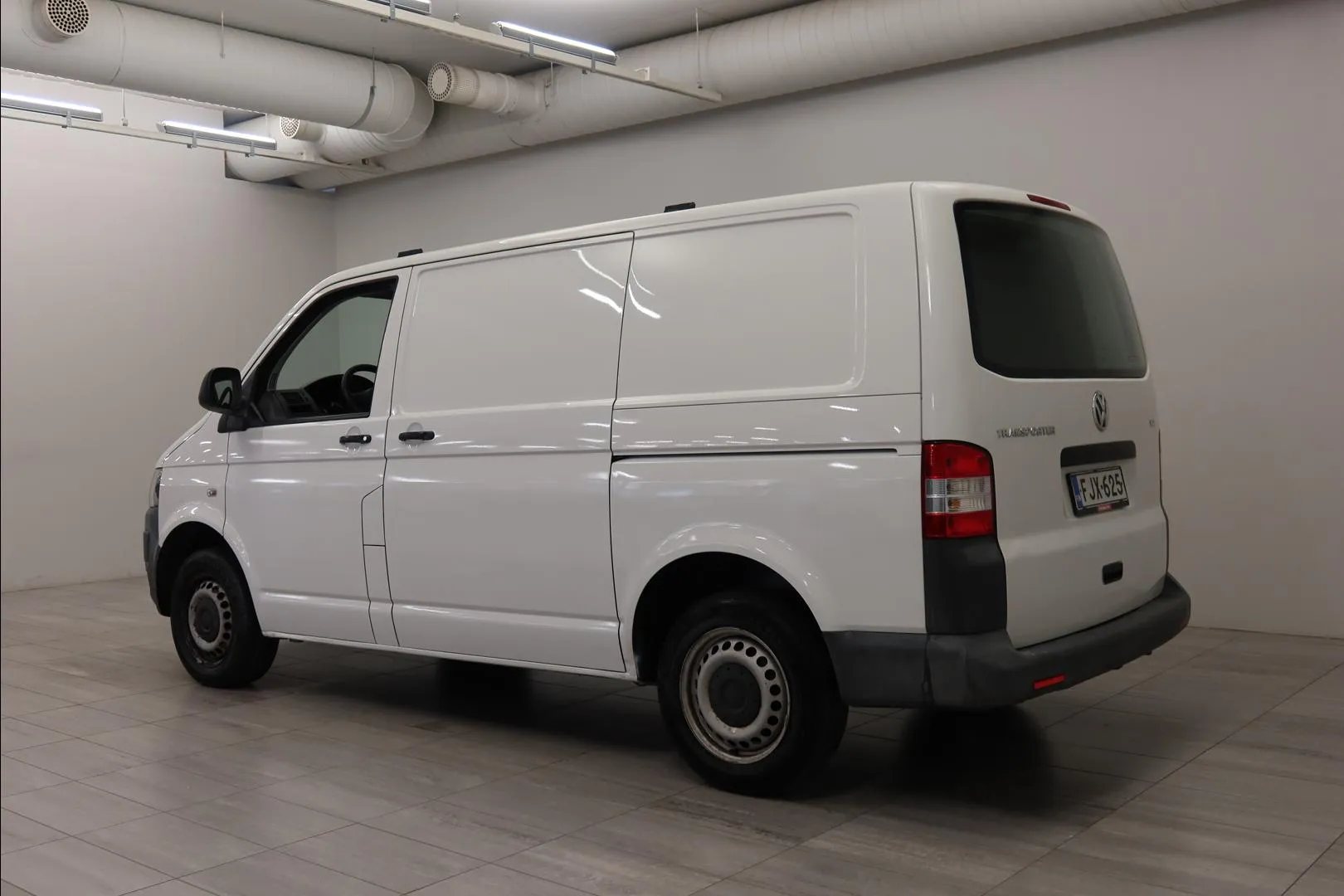 VOLKSWAGEN Transporter FJX-625 carousel image
