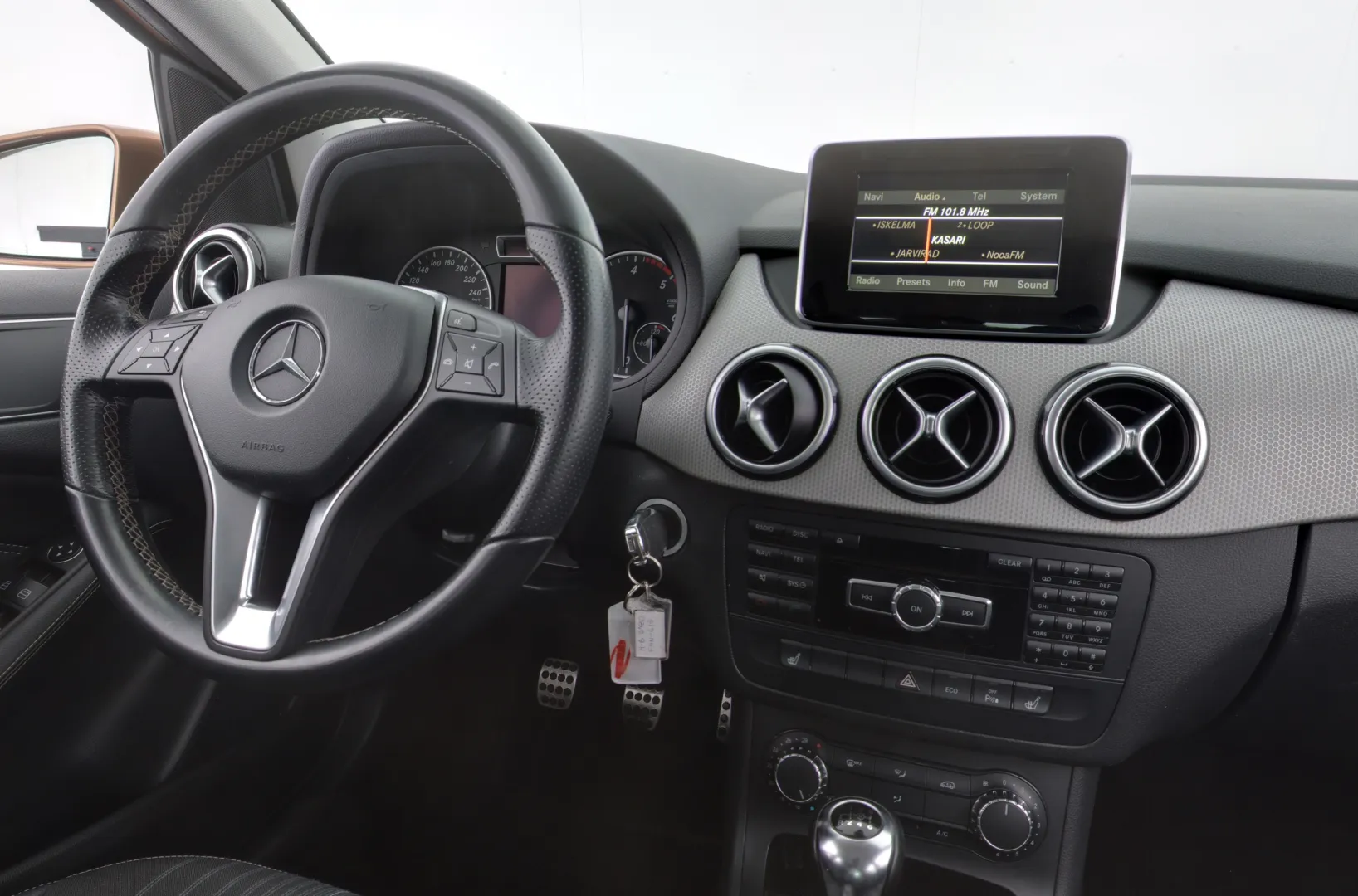 MERCEDES-BENZ B FMN-615 carousel image