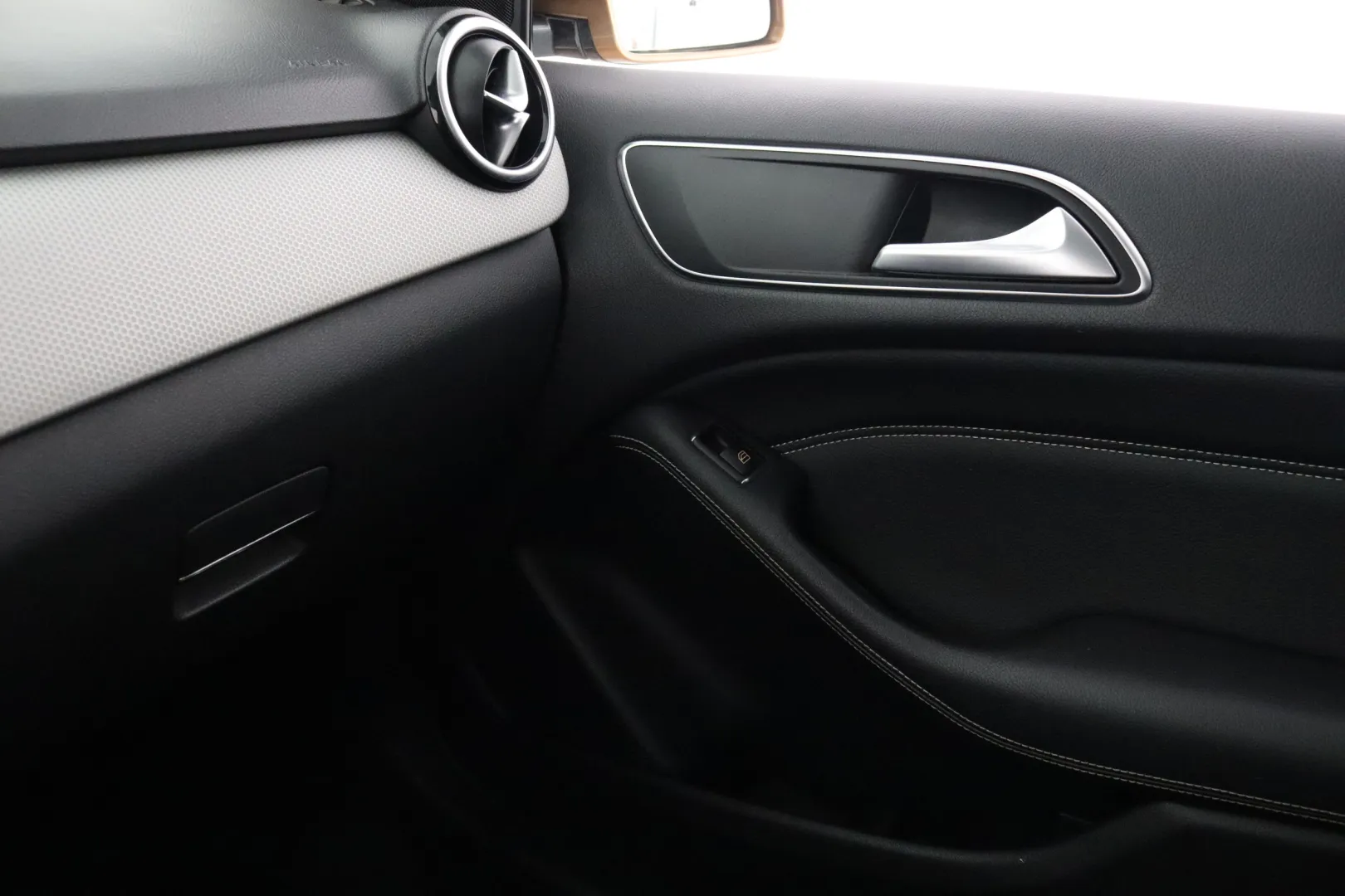 MERCEDES-BENZ B FMN-615 carousel image