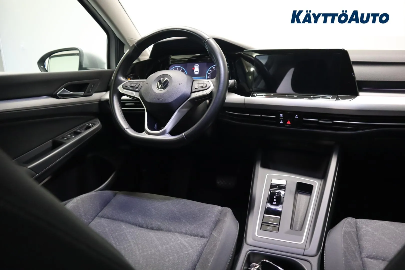 VOLKSWAGEN Golf XPL-882 carousel image