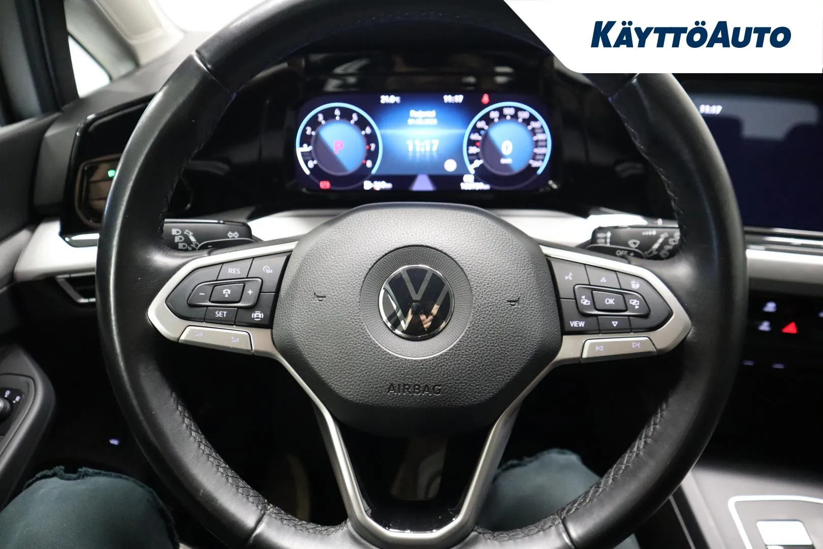 VOLKSWAGEN Golf XPL-882 carousel image