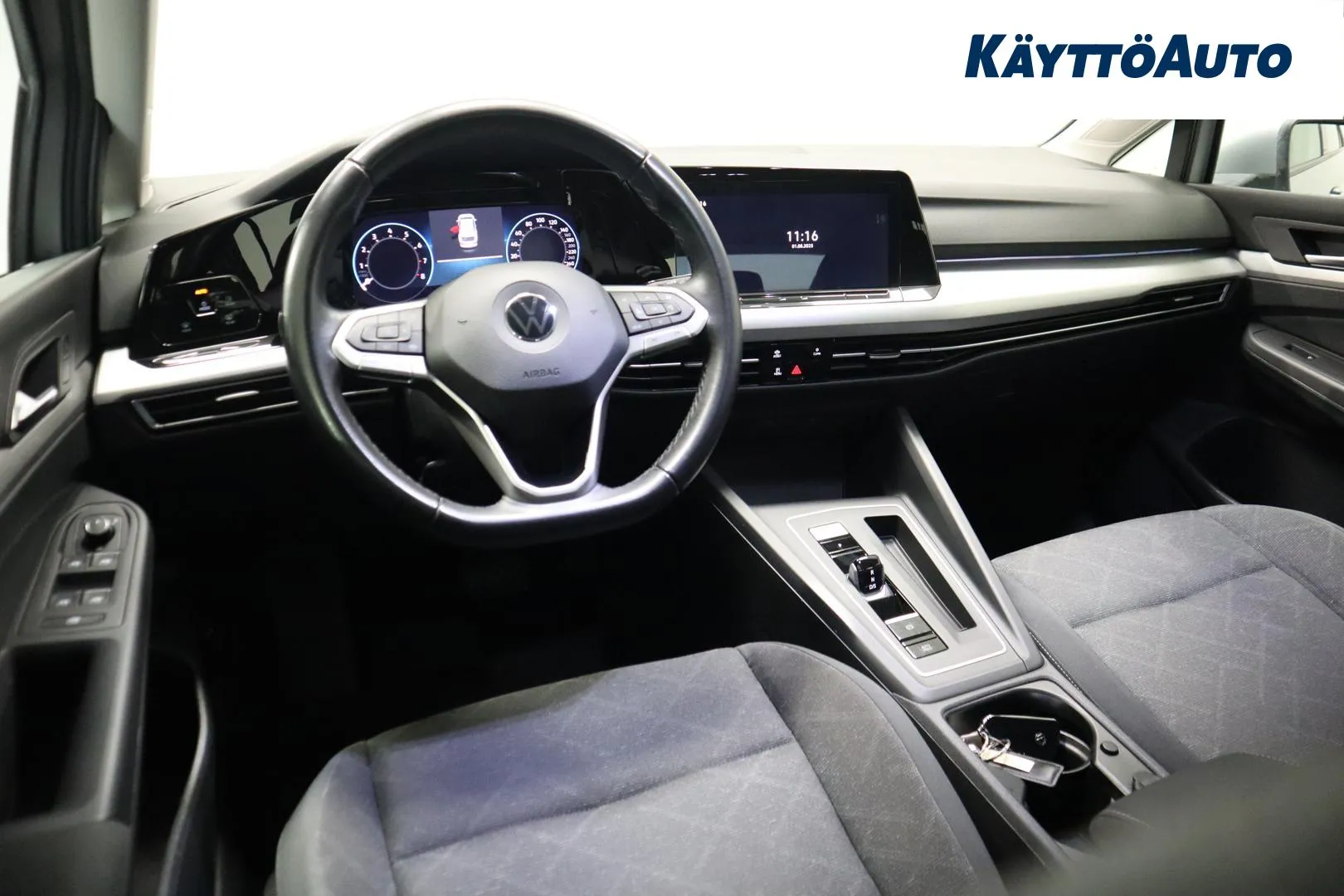 VOLKSWAGEN Golf XPL-882 carousel image