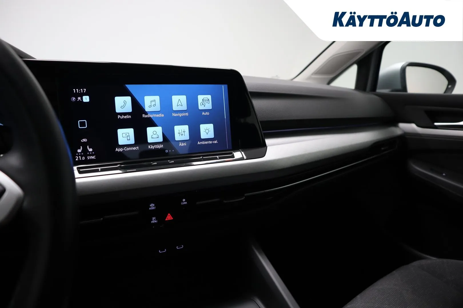 VOLKSWAGEN Golf XPL-882 carousel image