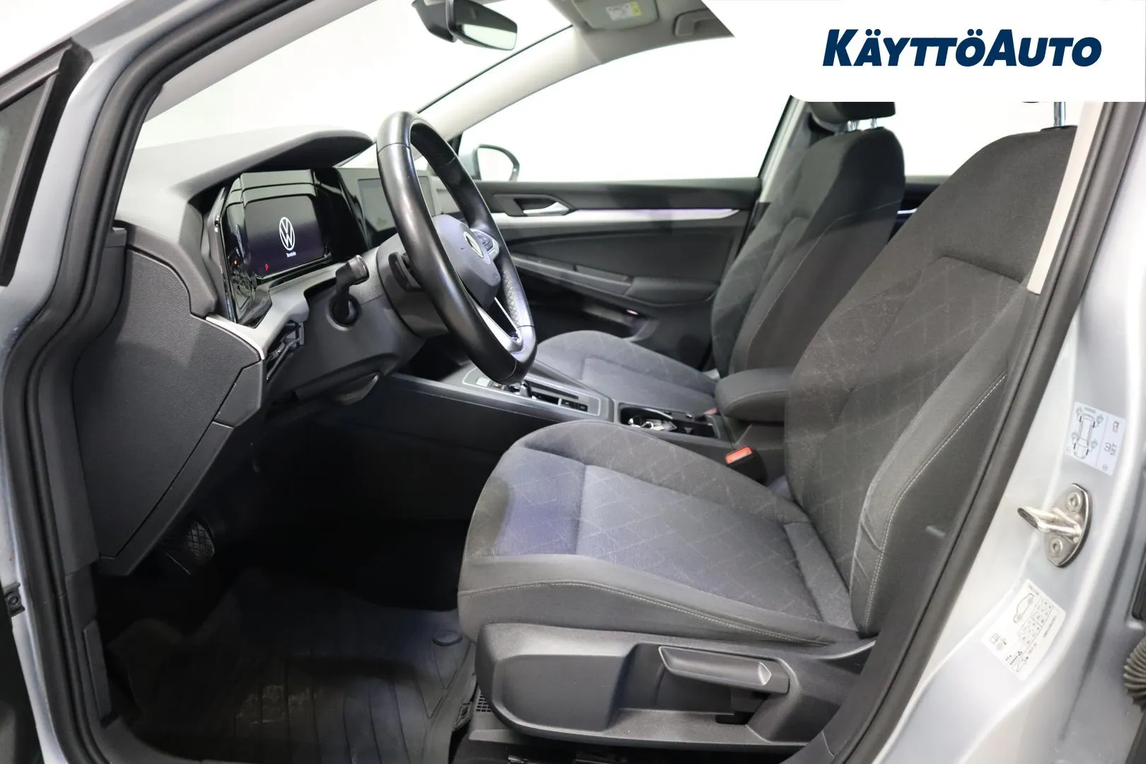 VOLKSWAGEN Golf XPL-882 carousel image