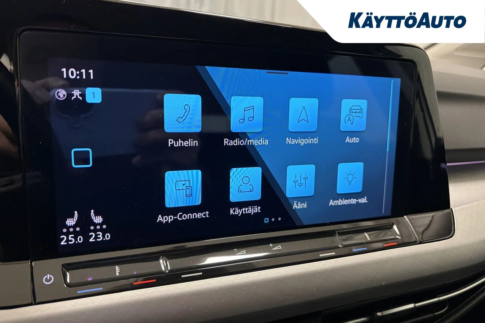 VOLKSWAGEN Golf XPL-882 carousel image