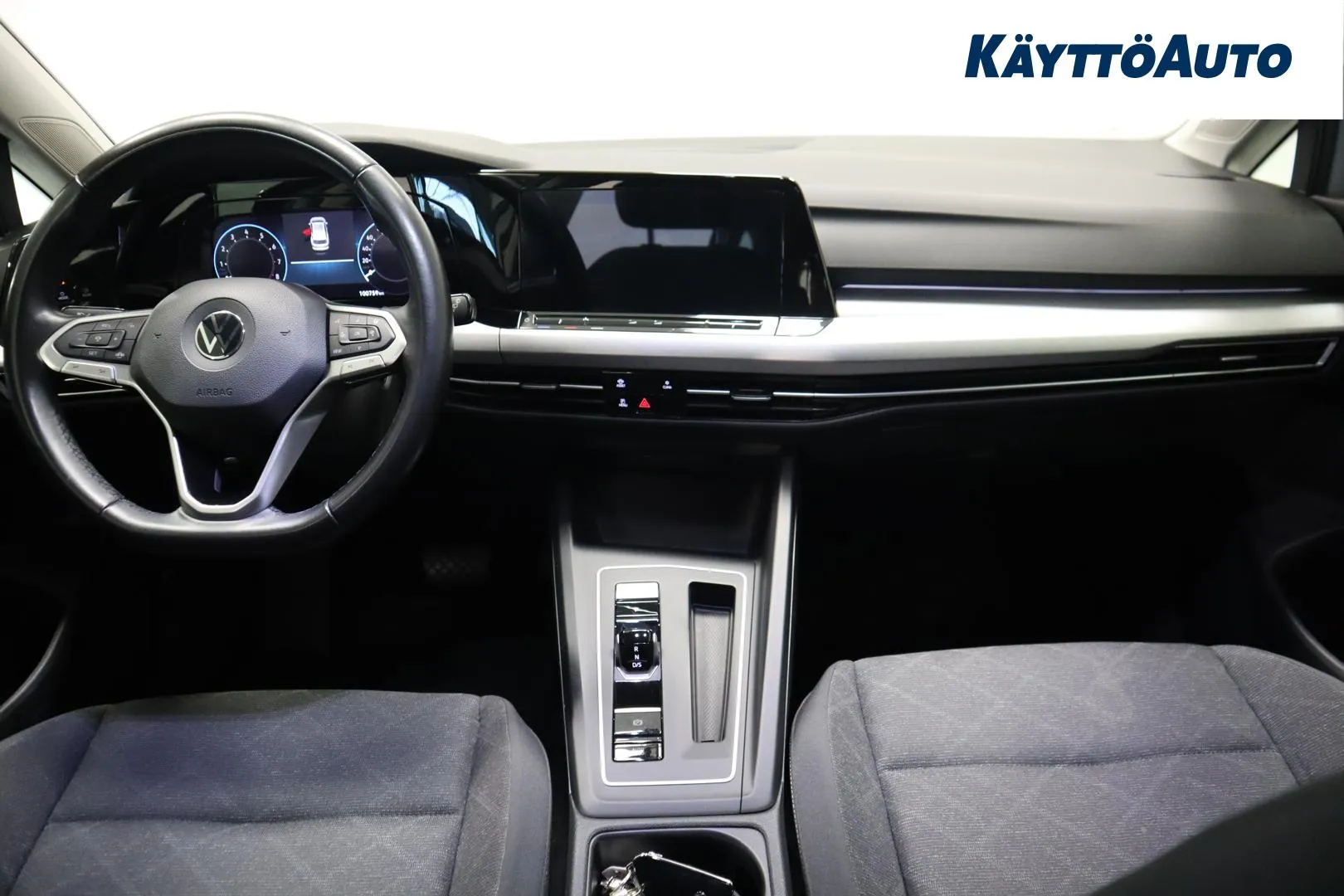 VOLKSWAGEN Golf XPL-882 carousel image