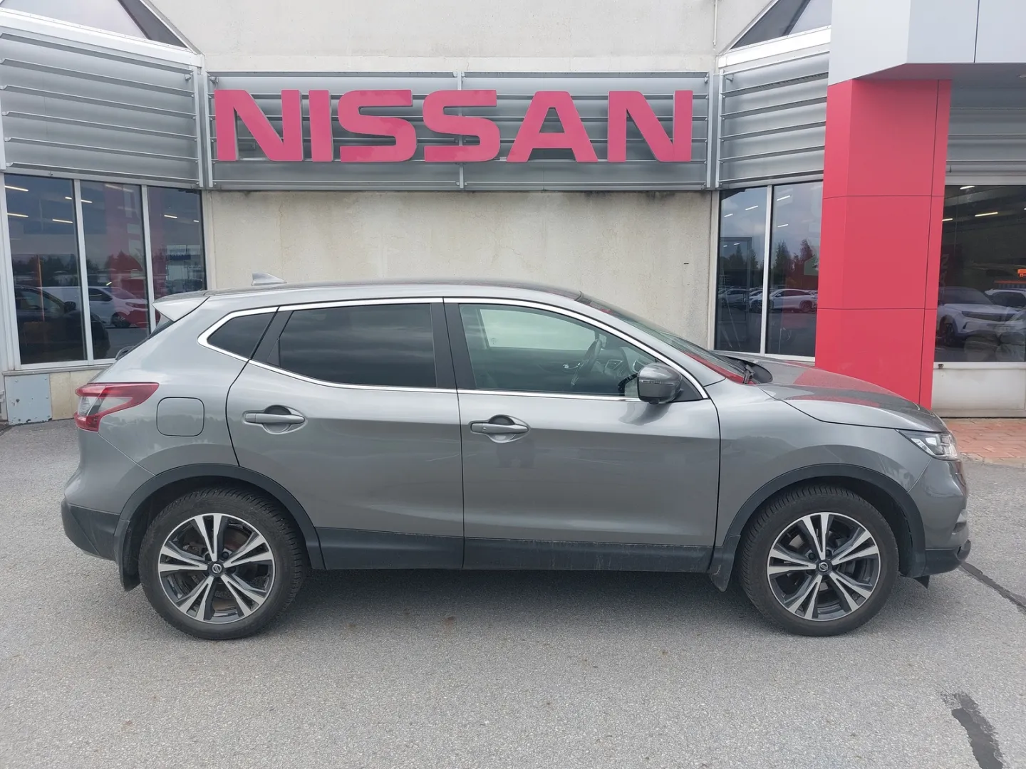 NISSAN Qashqai GTG-567 carousel image