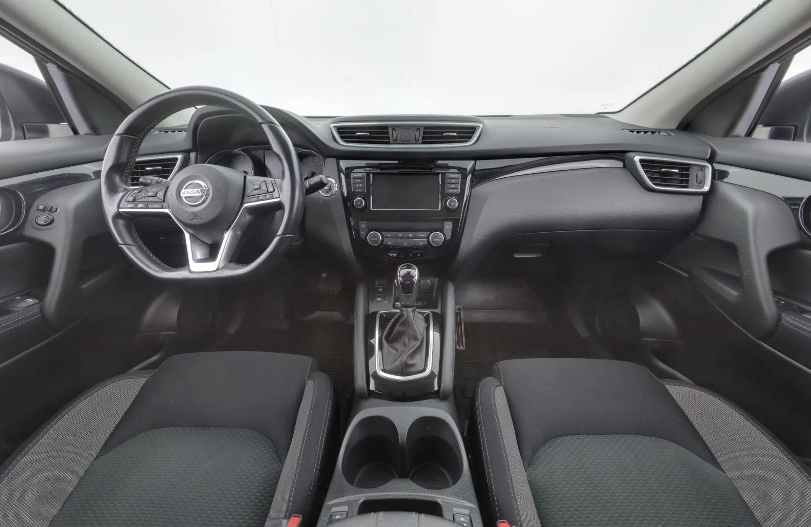 NISSAN Qashqai GTG-567 carousel image