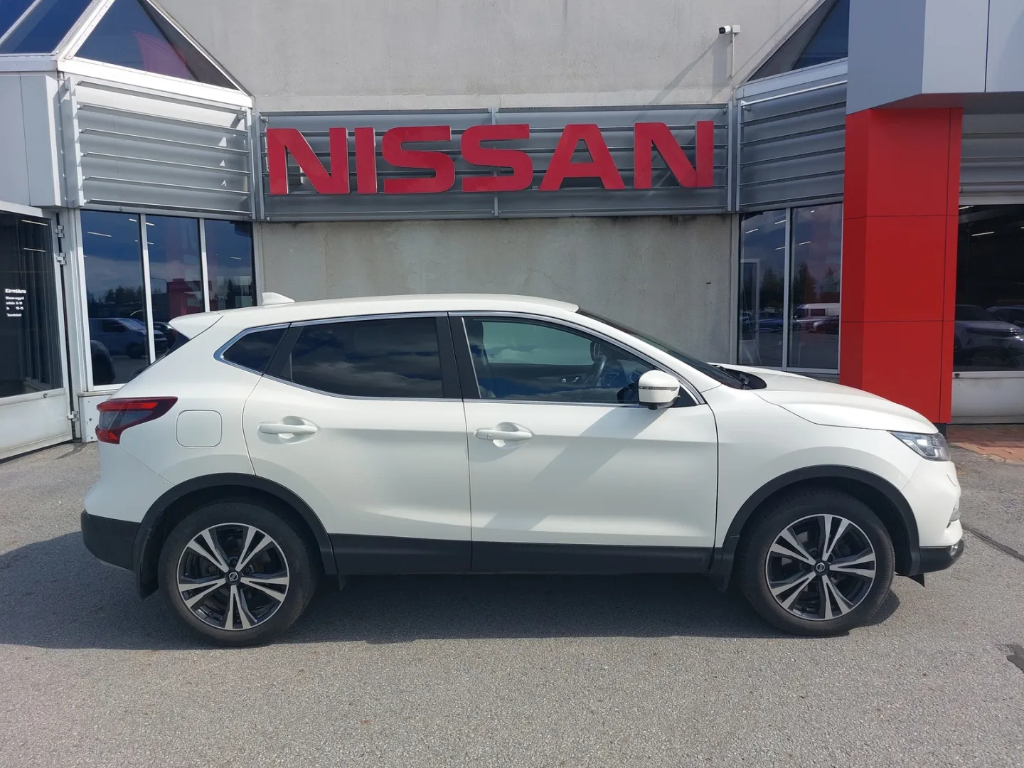 NISSAN Qashqai GNM-382 carousel image
