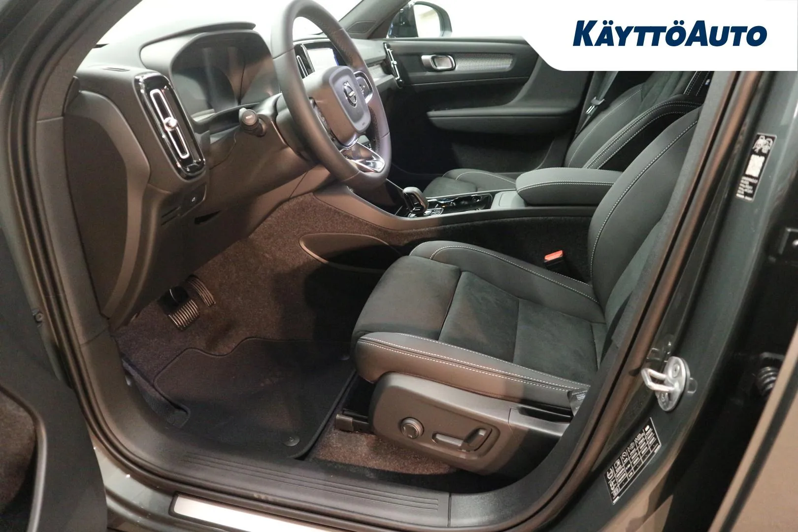 Volvo EX40 ISN-669 carousel image